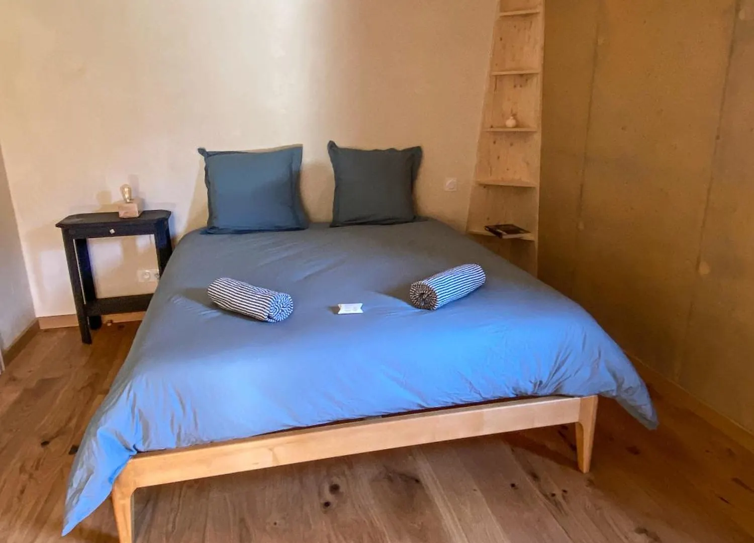 Holiday home 1000 Borne Caffe Hebergements Insolites Entremont France
